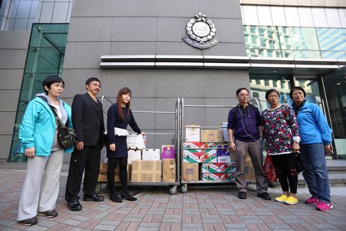 香港各界支持警方全面清障力撑采取适当武力