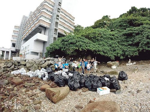 逾7万人清洁香港破纪录 二战子弹成“最奇特垃圾”