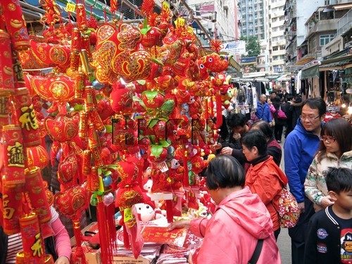 农历新年前夕 香港年货市场气氛浓