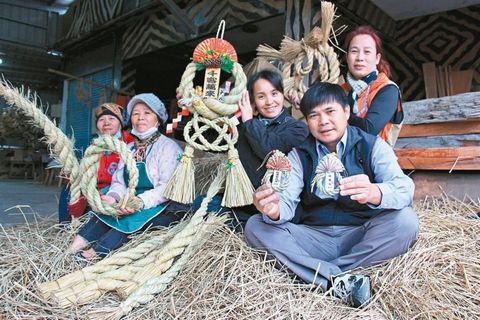 稻草变黄金 台部落妇女制草绳饰品热销岛内外