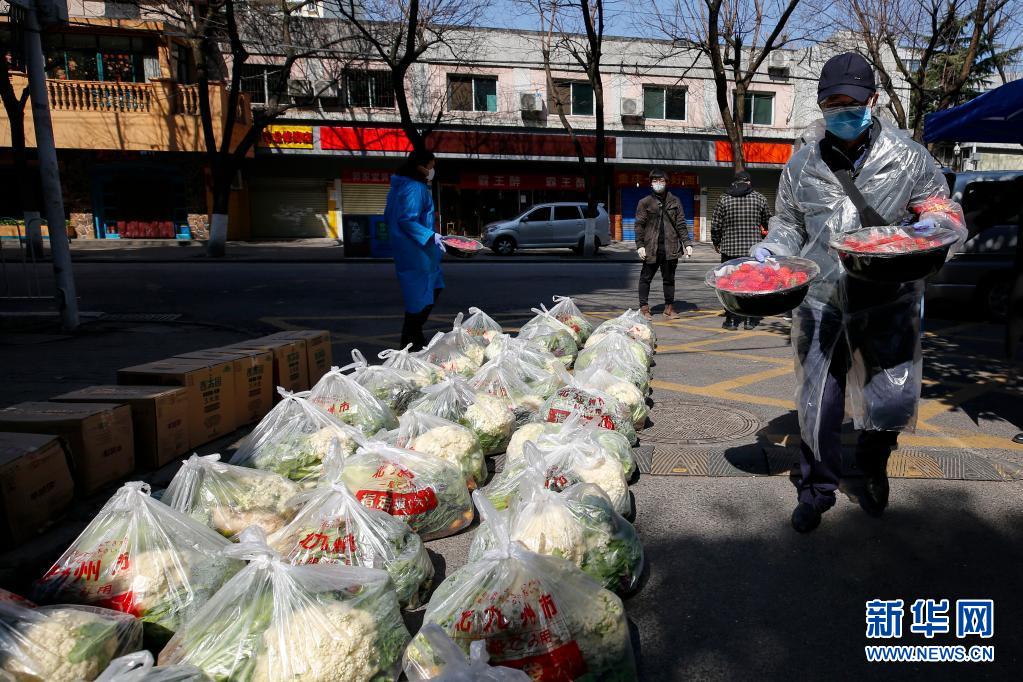 砥柱人间是此峰——以习近平同志为核心的党中央引领亿万人民走向民族复兴纪实