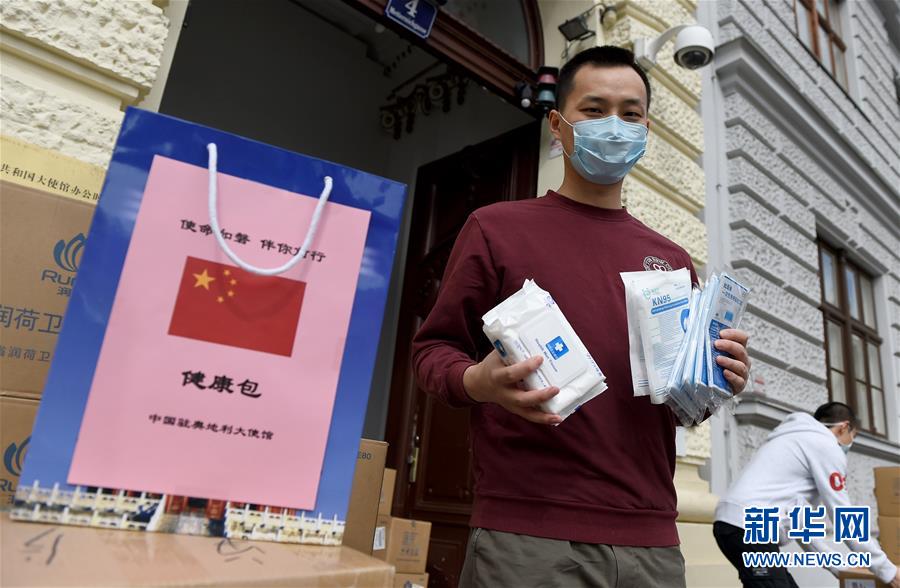 风雨无阻向前进——写在全国疫情防控阻击战取得重大战略成果之际