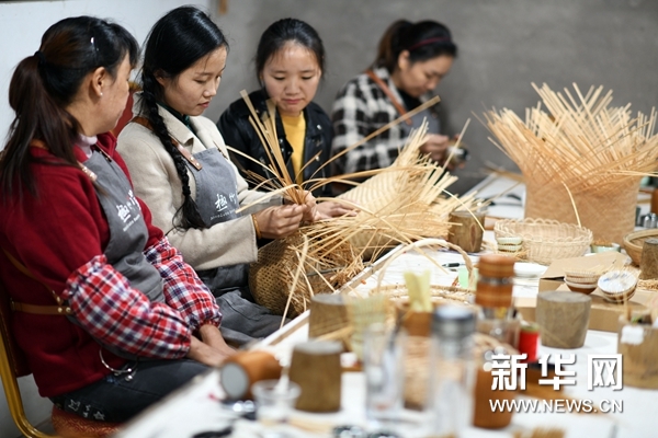 首届“非遗购物节”多家网络平台助力传承人拓宽销售渠道