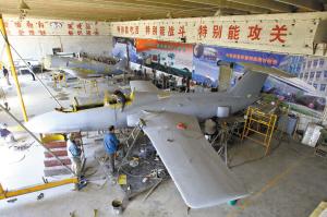 男子自建航空航天館 按原型造出兩架逼真戰(zhàn)斗機(jī)