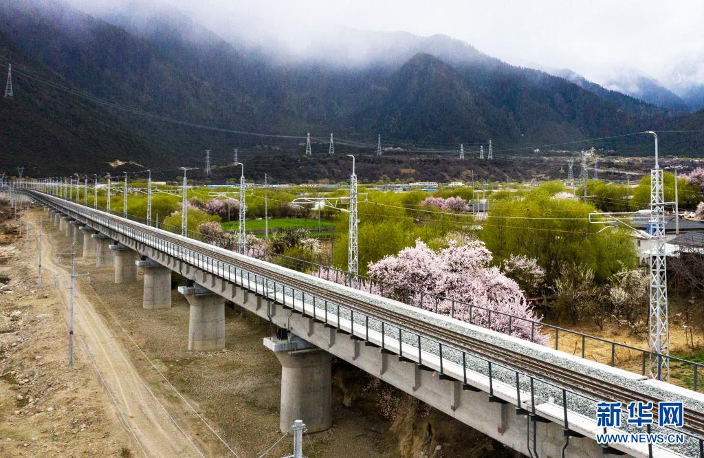 時(shí)光列車，“跑”出中國(guó)鐵路新跨越