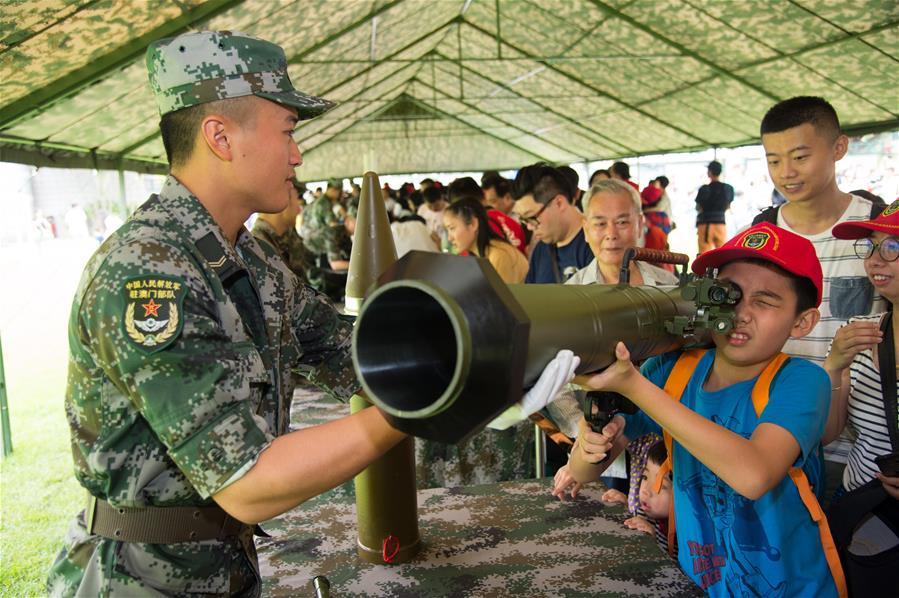 澳門(mén)：“五一”走進(jìn)駐澳部隊(duì)氹仔軍營(yíng)