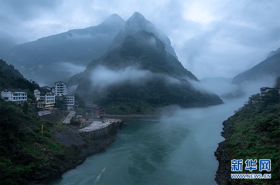 重庆彭水：江作青罗带 山水画廊生态美