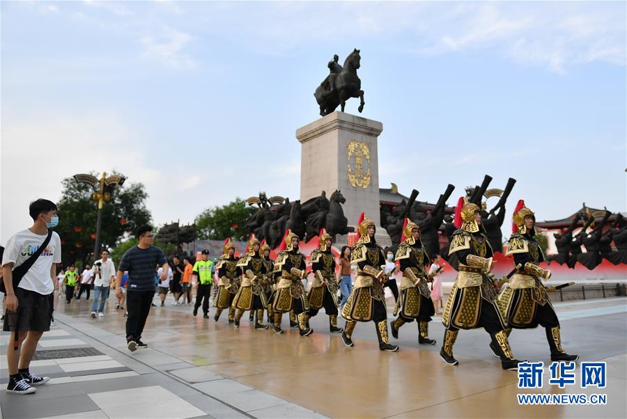 线上线下消费升温 文旅活动迈上“云端”——端午假期透视中国经济高质量发展新动力