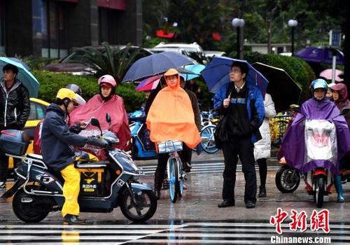 寒潮携雨雪袭闽多地“解渴” 平潭赴台航线叫停