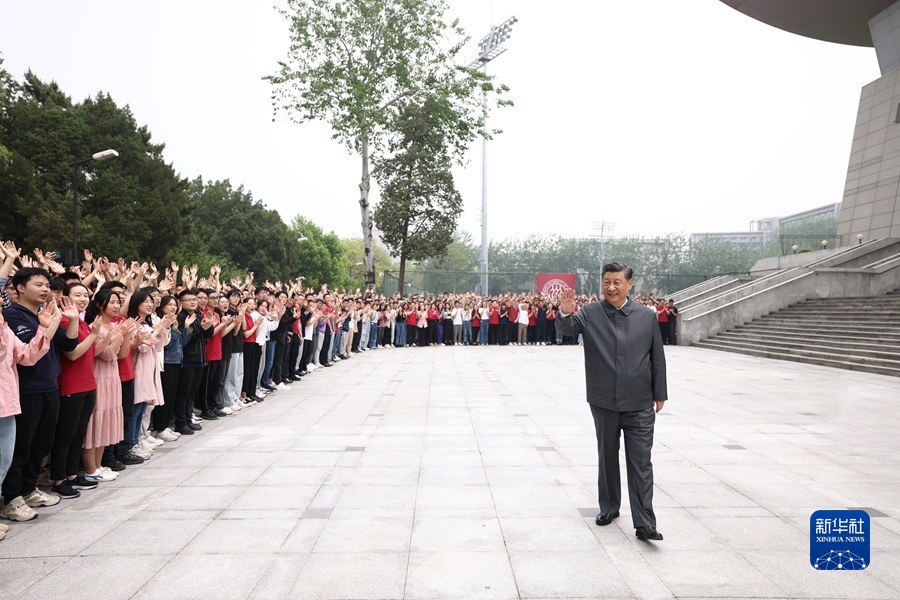 独家视频丨习近平在中国人民大学考察时强调 坚持党的领导传承红色基因扎根中国大地 走出一条建设中国特色世界一流大学新路_fororder_10