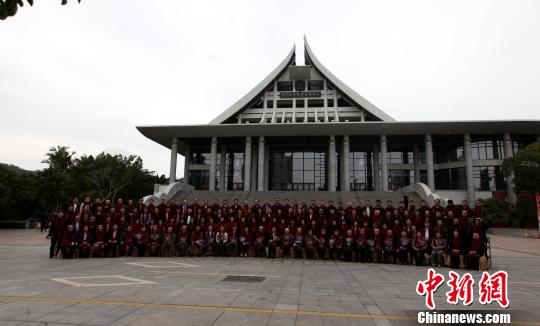 厦门大学恢复高考后首批大学生回母校“逐梦”