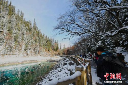 震后九寨溝開門迎客：大自然的神奇還在繼續(xù)