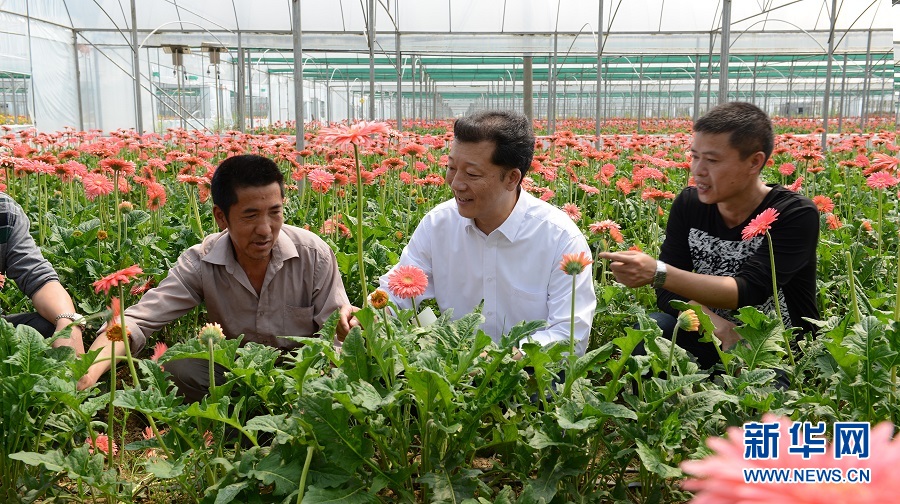 从大型成就展看新中国光辉历程：天翻地覆慨而慷