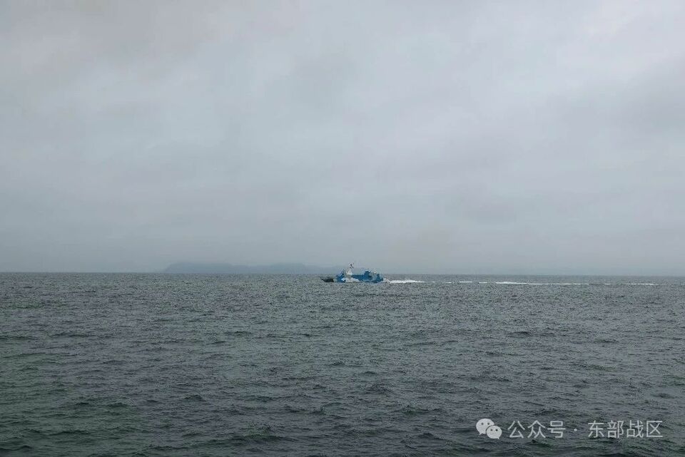 戰(zhàn)機升空、軍艦戰(zhàn)巡 東部戰(zhàn)區(qū)持續(xù)位臺島周邊演習(xí)最新照片發(fā)布