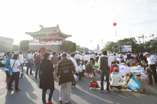 選前18項(xiàng)勞動政策0落實(shí) "五一"臺灣萬人上街怒吼蔡英文