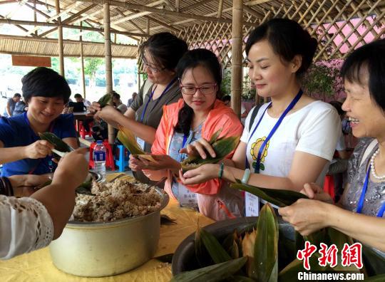 两岸专家学者热议闽南文化保护与传承