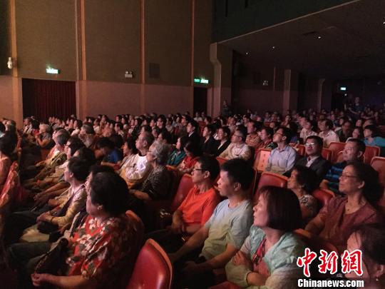 现代粤剧《风雨骑楼》在澳门上演 展现广西梧州商埠变迁