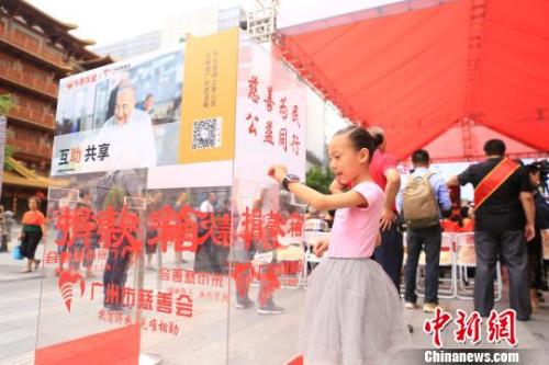 下月起港澳台居民居住证可申领 机动车全国通检