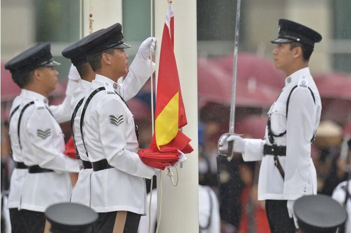 全国人大下月审议国歌法 港媒：嘘国歌或处以刑罚