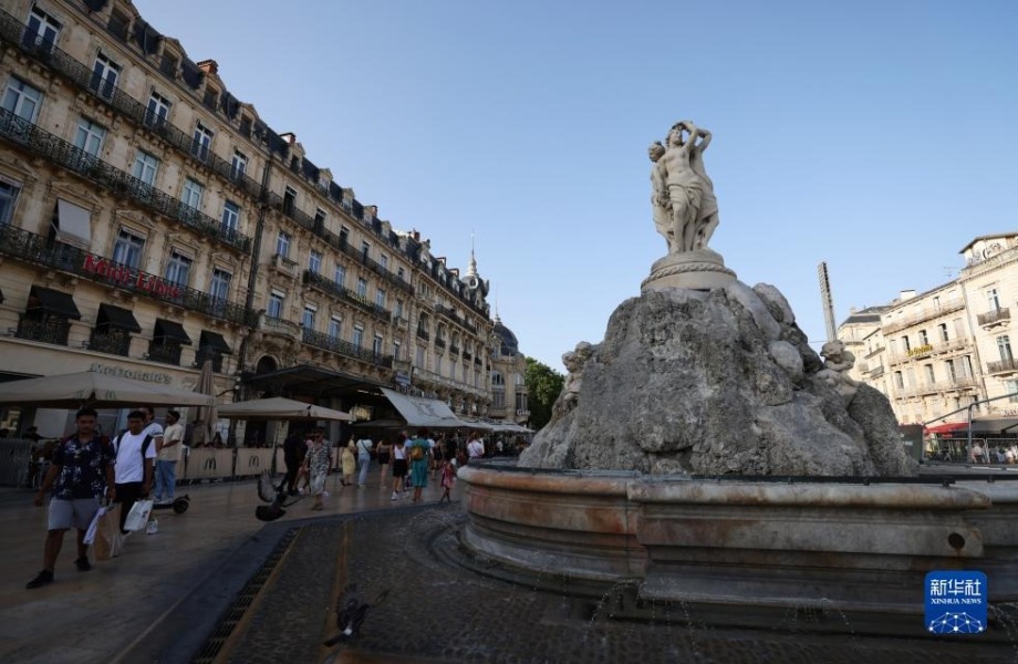 这是法国蒙彼利埃的喜剧广场（7月17日摄）。新华社记者高静摄