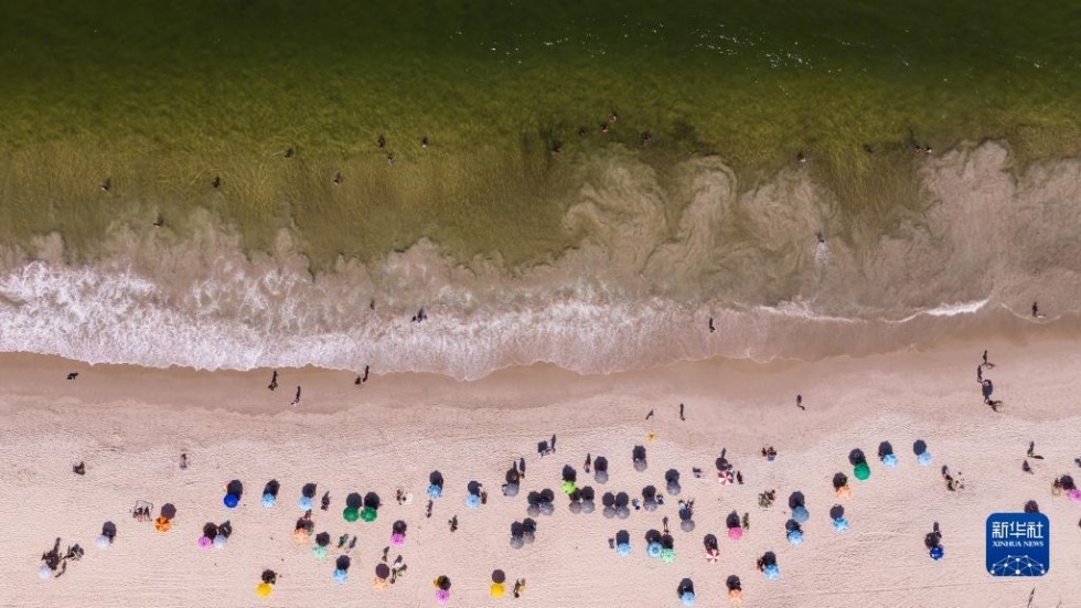 这是3月1日拍摄的巴西里约热内卢科帕卡巴纳海滩（无人机照片）。新华社记者 王天聪 摄