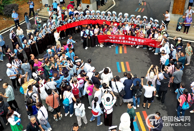 台湾同胞到贵州采风 与当地少数民族共同欢度“六月六”