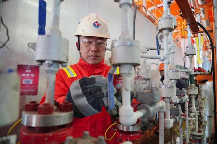 优化大湾区能源结构 世界最大海上液化天然气接收站试运行
