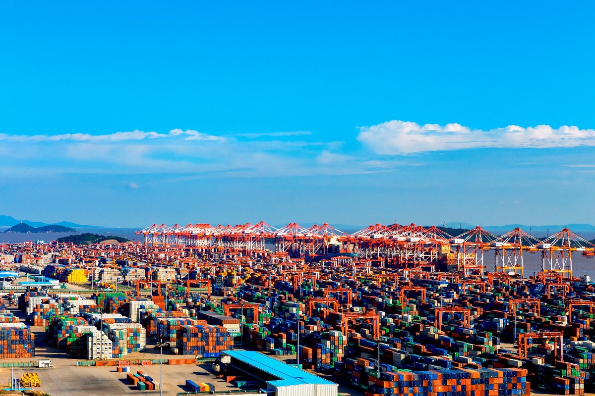 中国外贸展现较强韧性 贸易结构继续优化