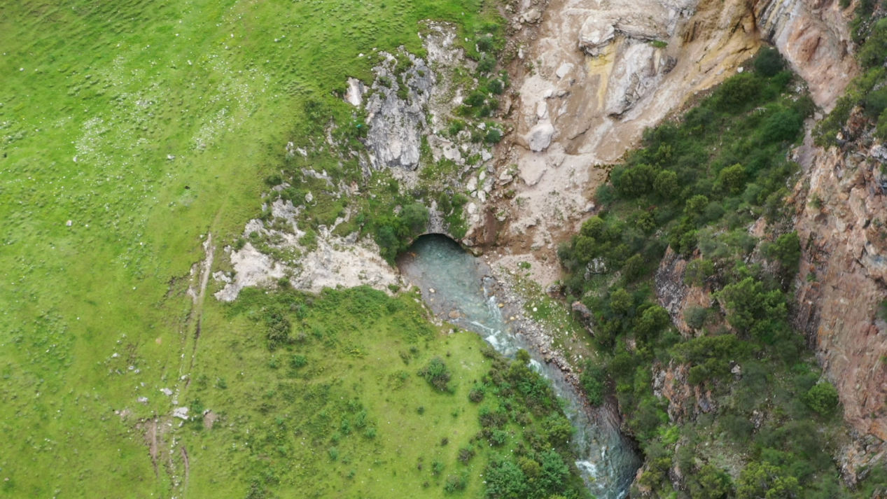 青海江源区首次发现地下河等典型古岩溶地貌