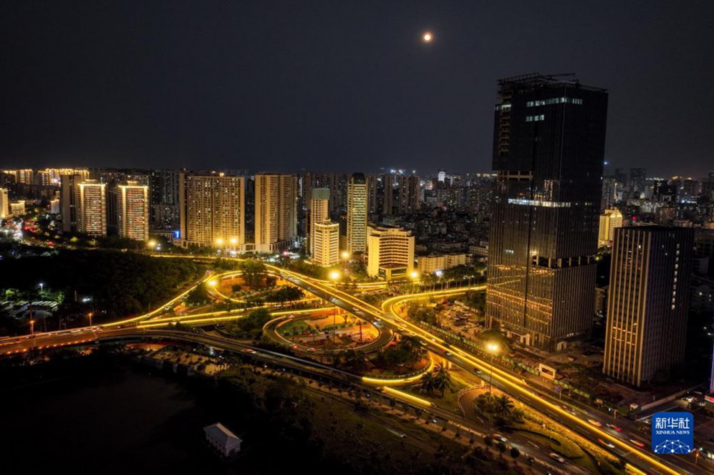 璀璨夜景看海口