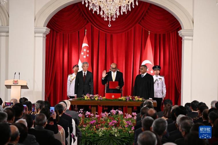 尚达曼宣誓就任新加坡总统_fororder_1129863856_16947028338231n