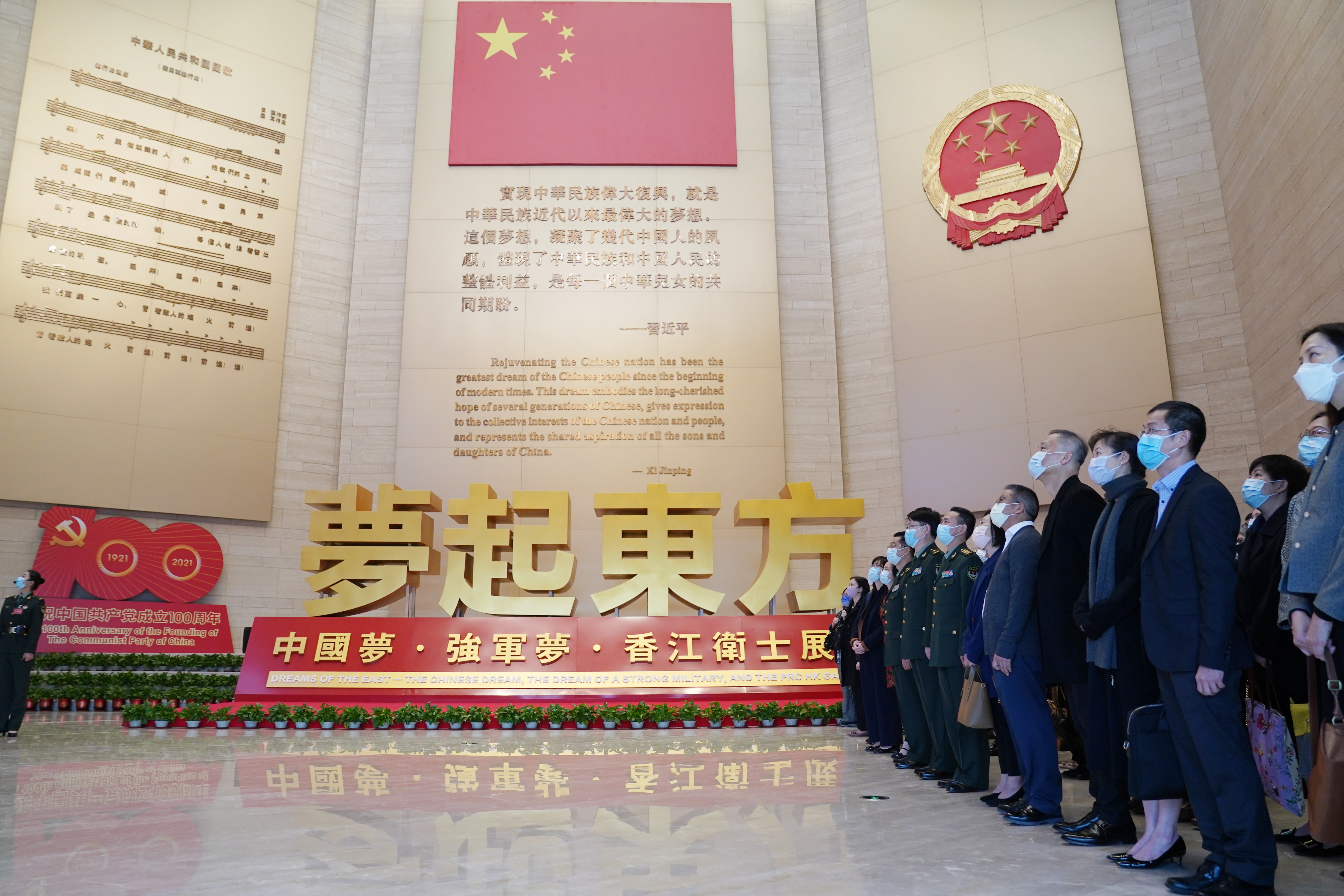 共产党百年奋斗历程,伟大祖国建设发展成就和人民军队辉煌战斗历史,是