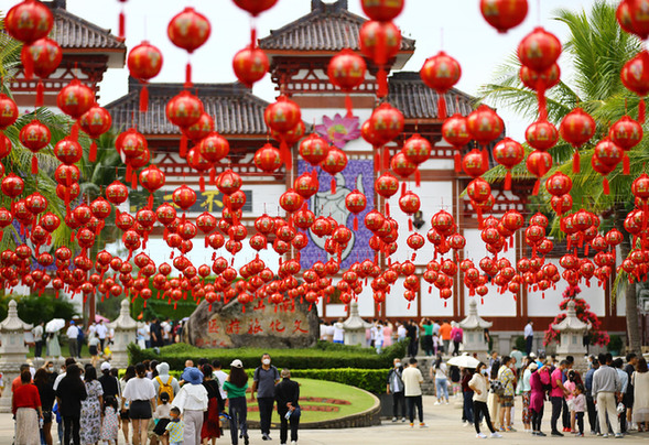 “黄金周”变身“黄金季”　三亚旅游市场高开稳增