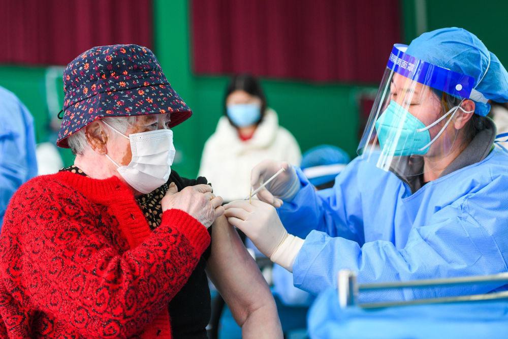中国战“疫”进入新阶段——中国因时因势优化疫情防控措施纪实