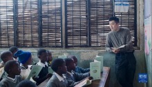 肯尼亚：贫民窟里的读书日活动