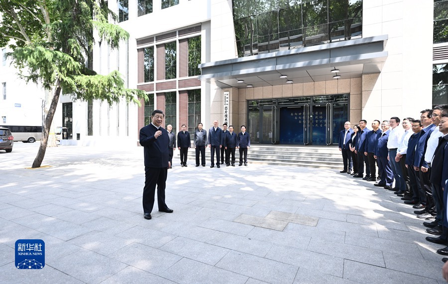 习近平在河北考察并主持召开深入推进京津冀协同发展座谈会