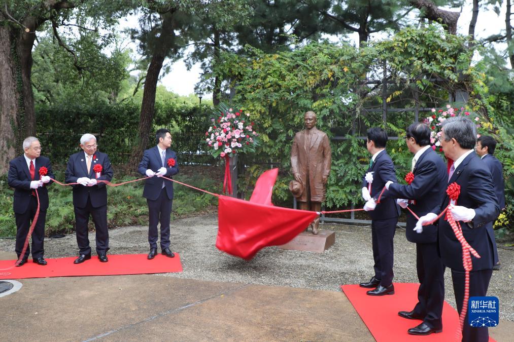 孙中山铜像在日本北九州市落成揭幕