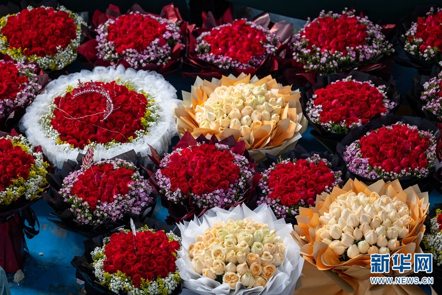 昆明斗南：一年卖出110亿枝鲜花 “亚洲花都”花开正艳