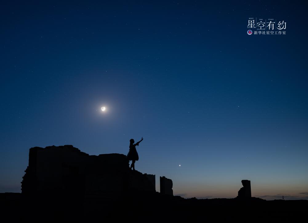 最美“星月童话”来了！10月10日金星合月