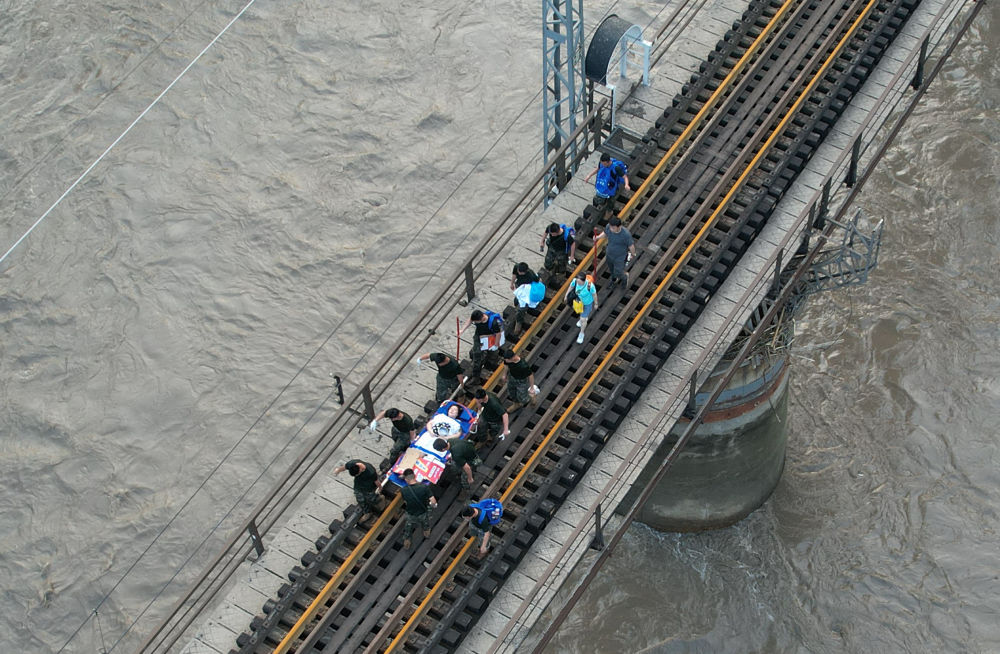 风雨同心 人民至上——以习近平同志为核心的党中央坚强有力指挥北京防汛抗洪救灾