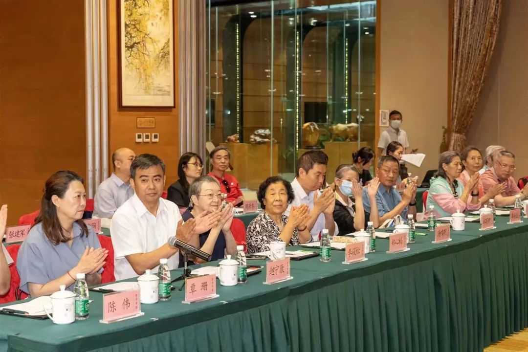 欢聚一堂、畅叙情谊、共谋发展——北京市黄埔军校同学会召开庆祝建会35周年暨纪念黄埔军校建校99周年座谈会