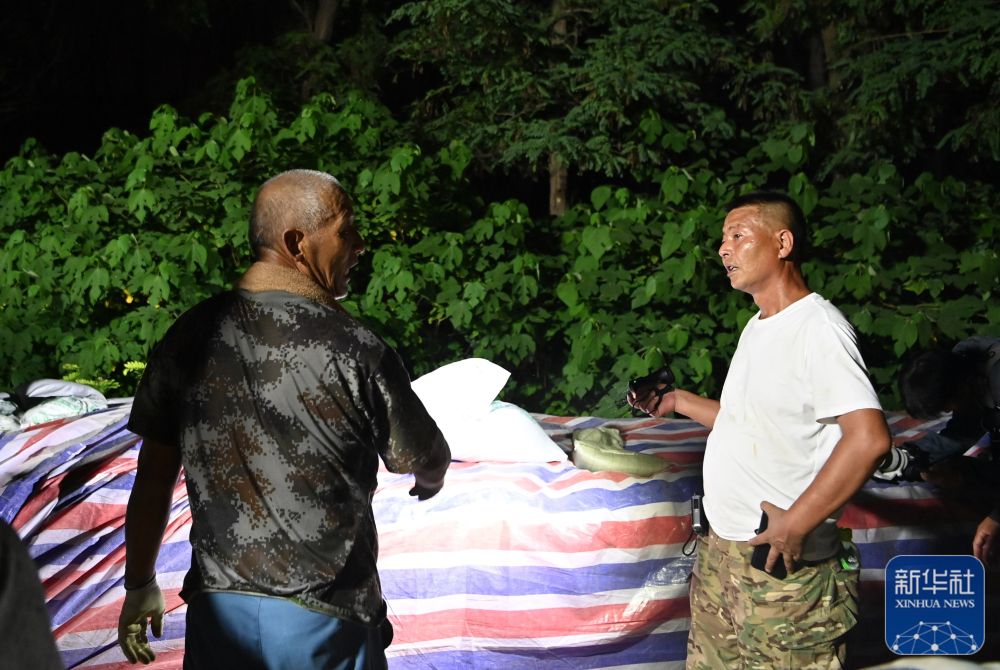 与洪水赛跑——带着速效救心丸的村书记