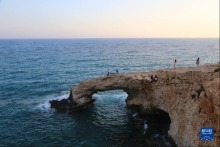 塞浦路斯：圣纳帕的“爱之桥”