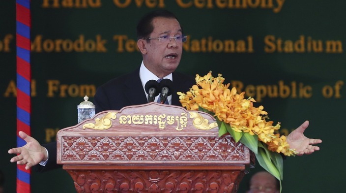 美国在东盟大搞阵营对抗，柬埔寨首相却做了这个决定_fororder_当地时间2021年9月12日，柬埔寨金边，中国政府援柬体育场项目交接仪式举行，柬埔寨首相洪森出席。