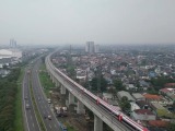 印尼总统首乘雅万高铁点赞：很平稳、很舒适