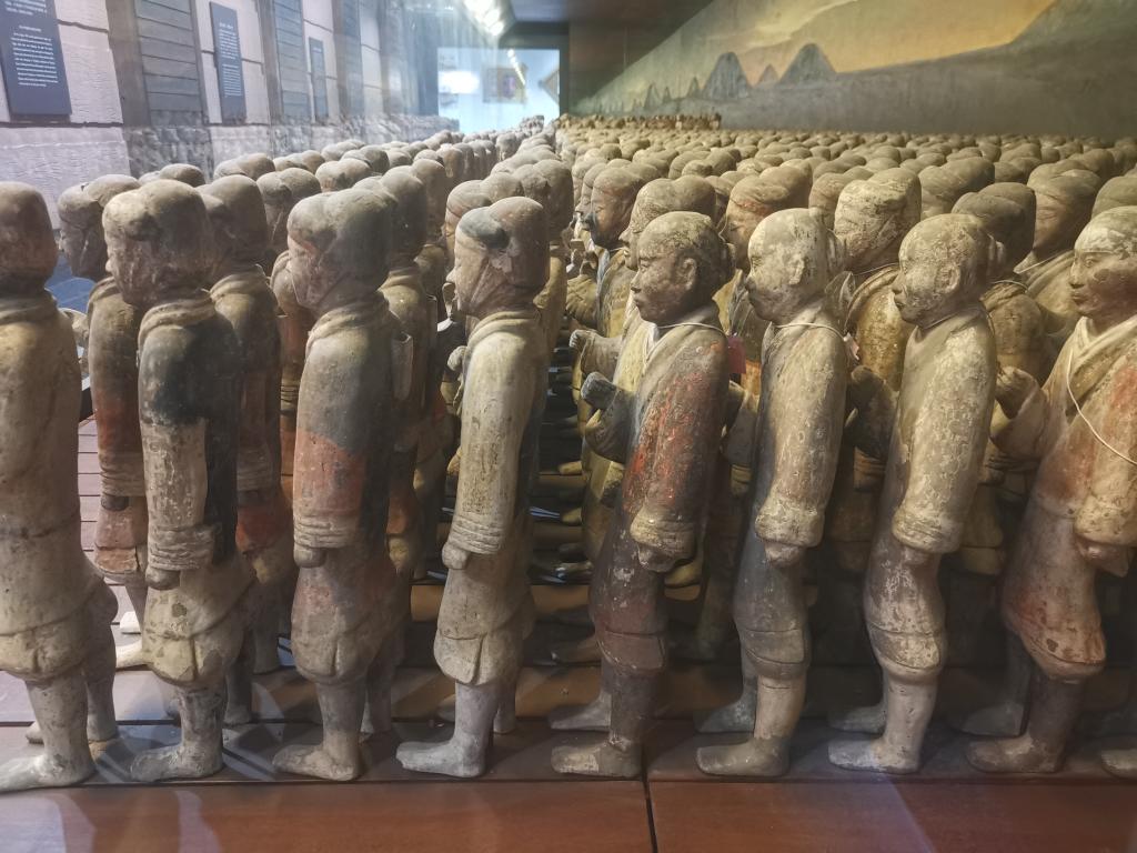这里的西汉彩绘兵马俑，比秦始皇兵马俑发现还要早9年！