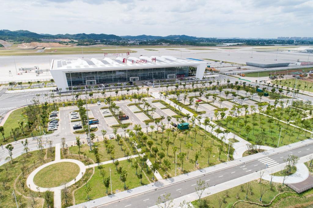 蓄势起航畅通“天空之路”——中国首个专业货运枢纽机场正式投运